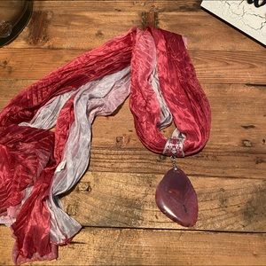 Agate stone pendant with scarf. NWOT